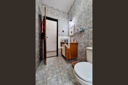 Casa à venda com 450m², 2 quartos e 4 vagas Casa à venda com 450m², 2 quartos e 4 vagasBanheiro Social