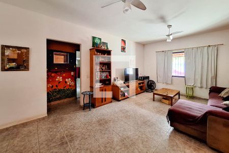 Sala de casa à venda com 2 quartos, 450m² em Itaipu, Niterói