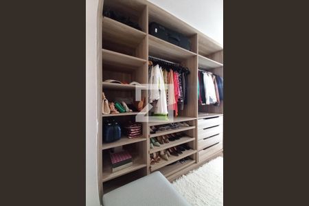Closet da suíte 1 de casa de condomínio à venda com 3 quartos, 268m² em Swiss Park, Campinas
