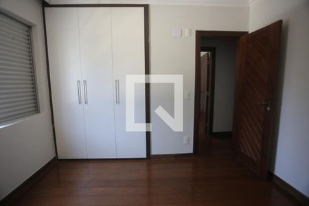 Quarto de apartamento para alugar com 4 quartos, 260m² em Buritis, Belo Horizonte