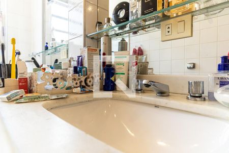 Apartamento à venda com 238m², 4 quartos e 2 vagasBanheiro da Suíte 2 - Torneira 1