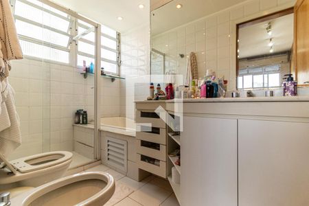 Apartamento à venda com 238m², 4 quartos e 2 vagasBanheiro da Suíte 1