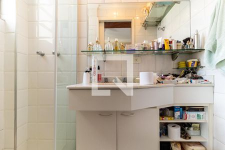 Apartamento à venda com 238m², 4 quartos e 2 vagasBanheiro da Suíte 4