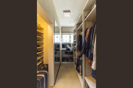 Apartamento à venda com 238m², 4 quartos e 2 vagasCorredor - Closet