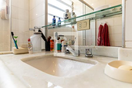 Apartamento à venda com 238m², 4 quartos e 2 vagasBanheiro da Suíte 2 - Torneira 2