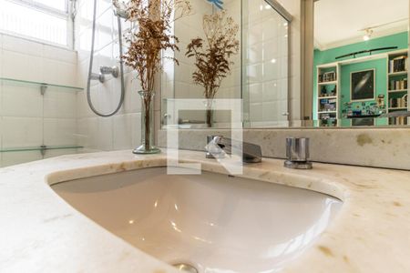 Apartamento à venda com 238m², 4 quartos e 2 vagasBanheiro da Suíte 3 - Torneira