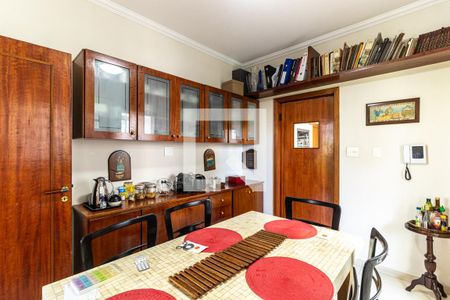 Apartamento à venda com 238m², 4 quartos e 2 vagasCopa