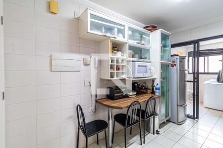 Apartamento à venda com 107m², 3 quartos e 2 vagas Apartamento à venda com 107m², 3 quartos e 2 vagasCozinha