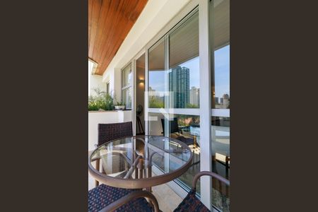 Apartamento à venda com 236m², 3 quartos e 3 vagasSala - Varanda