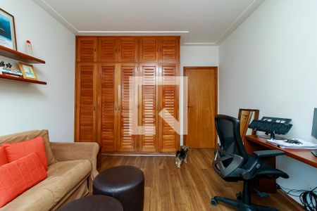 Apartamento à venda com 236m², 3 quartos e 3 vagasQuarto 2