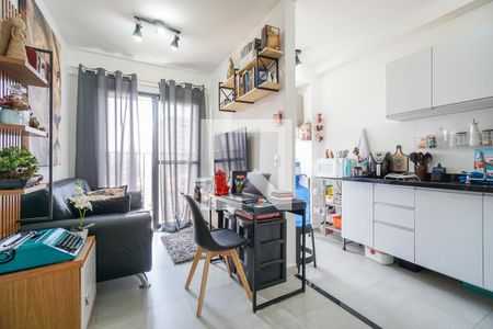 Sala e cozinha de apartamento à venda com 1 quarto, 31m² em Vila Mafra, São Paulo
