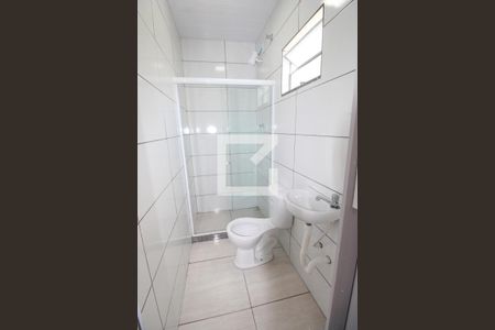 Banheiro de kitnet/studio para alugar com 1 quarto, 23m² em Irajá, Rio de Janeiro