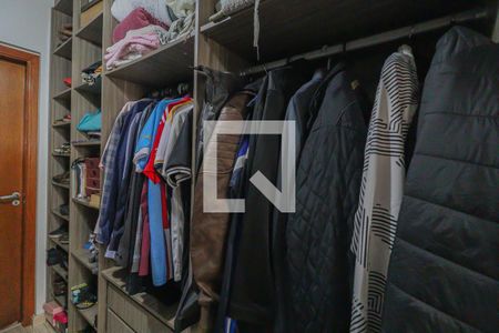 Casa de condomínio à venda com 173m², 3 quartos e 2 vagas Casa de condomínio à venda com 173m², 3 quartos e 2 vagasSuíte