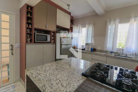 Casa de condomínio à venda com 173m², 3 quartos e 2 vagas Casa de condomínio à venda com 173m², 3 quartos e 2 vagasCozinha e Área de Serviço