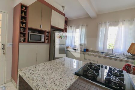 Casa de condomínio à venda com 173m², 3 quartos e 2 vagas Casa de condomínio à venda com 173m², 3 quartos e 2 vagasCozinha e Área de Serviço