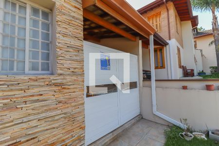 Casa de condomínio à venda com 173m², 3 quartos e 2 vagas Casa de condomínio à venda com 173m², 3 quartos e 2 vagasFachada