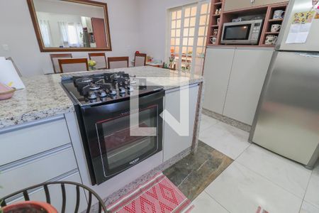 Casa de condomínio à venda com 173m², 3 quartos e 2 vagas Casa de condomínio à venda com 173m², 3 quartos e 2 vagasCozinha e Área de Serviço