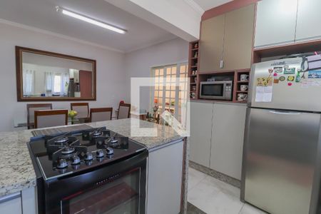 Casa de condomínio à venda com 173m², 3 quartos e 2 vagas Casa de condomínio à venda com 173m², 3 quartos e 2 vagasCozinha e Área de Serviço