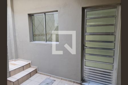 Casa à venda com 145m², 2 quartos e 1 vagaPorta e janela da cozinha 