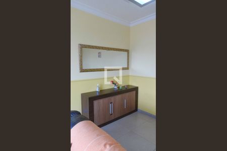 Sala de apartamento à venda com 2 quartos, 60m² em Quitaúna, Osasco