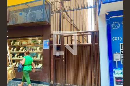 Casa à venda com 150m², 4 quartos e sem vagaFachada com cartaz QA.