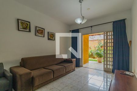 Sala de casa à venda com 5 quartos, 250m² em Jardim Nadir, São Paulo
