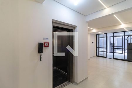 Apartamento à venda com 57m², 1 quarto e sem vagaElevador 