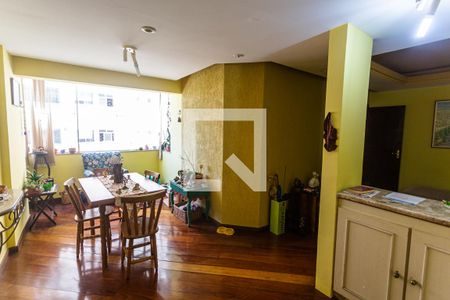 Sala 1 de apartamento para alugar com 4 quartos, 118m² em Sagrada Família, Belo Horizonte