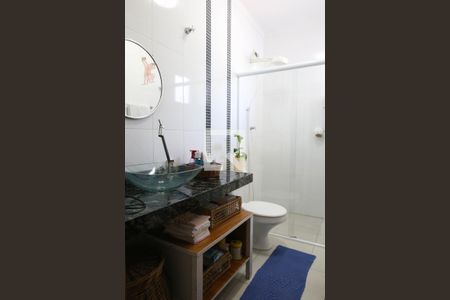 Casa à venda com 63m², 2 quartos e 2 vagasBanheiro do Quarto 1 