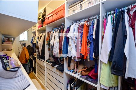 Casa à venda com 545m², 4 quartos e 2 vagasSuite