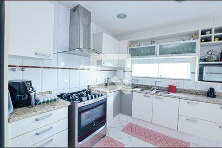 Casa à venda com 545m², 4 quartos e 2 vagasCozinha