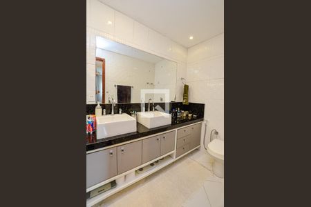 Casa à venda com 545m², 4 quartos e 2 vagasSuite