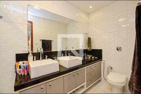 Casa à venda com 545m², 4 quartos e 2 vagasSuite