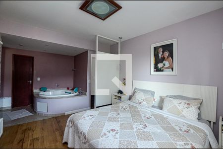 Casa à venda com 545m², 4 quartos e 2 vagasSuite