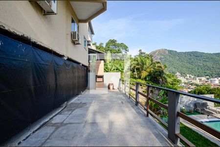 Casa à venda com 545m², 4 quartos e 2 vagasEspaço de lazer 