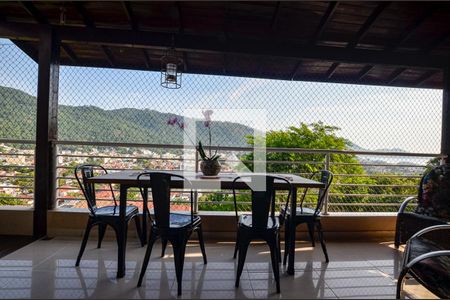 Sala de casa à venda com 4 quartos, 545m² em São Francisco, Niterói