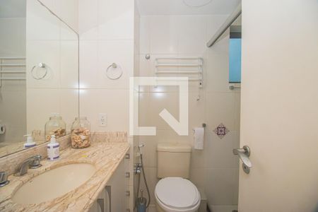 Banheiro de apartamento para alugar com 1 quarto, 64m² em Bela Vista, Porto Alegre