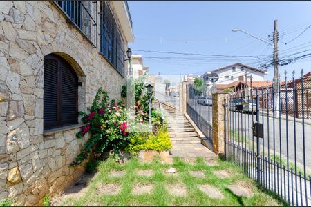 Casa para alugar com 60m², 1 quarto e 1 vaga Casa para alugar com 60m², 1 quarto e 1 vagaGaragem