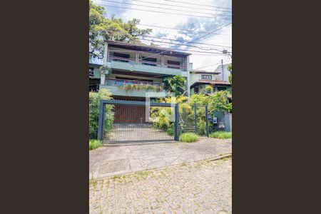 Casa à venda com 427m², 4 quartos e 4 vagasFachada