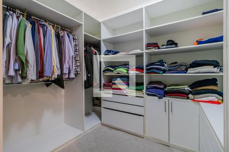 Casa à venda com 427m², 4 quartos e 4 vagasQuarto 1 - closet