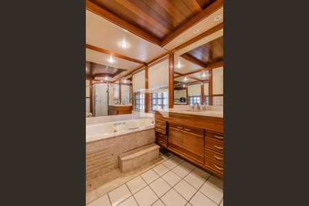 Casa à venda com 427m², 4 quartos e 4 vagasQuarto 1 - Suíte