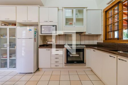 Casa à venda com 427m², 4 quartos e 4 vagasCozinha