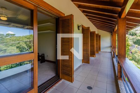 Casa à venda com 427m², 4 quartos e 4 vagasQuarto 1 - Varanda