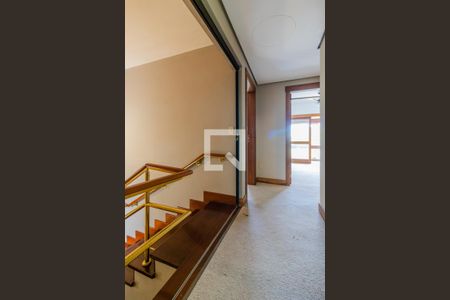 Casa à venda com 427m², 4 quartos e 4 vagasCorredor