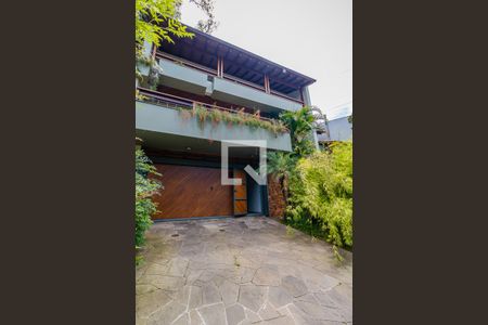 Casa à venda com 427m², 4 quartos e 4 vagasFachada