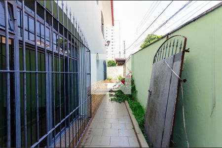Casa à venda com 300m², 5 quartos e 3 vagasCorredor