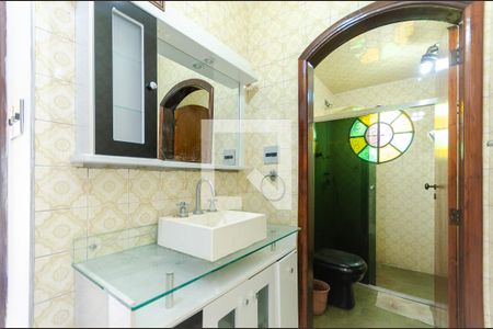 Casa à venda com 300m², 5 quartos e 3 vagasBanheiro 1