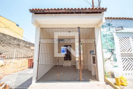 Casa para alugar com 161m², 3 quartos e 1 vaga Casa para alugar com 161m², 3 quartos e 1 vagaFachada