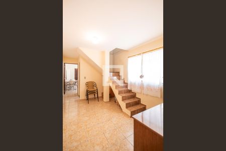 Casa para alugar com 161m², 3 quartos e 1 vaga Casa para alugar com 161m², 3 quartos e 1 vagaSala de Jantar