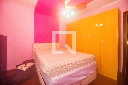 Casa à venda com 350m², 4 quartos e 4 vagasSuíte 2